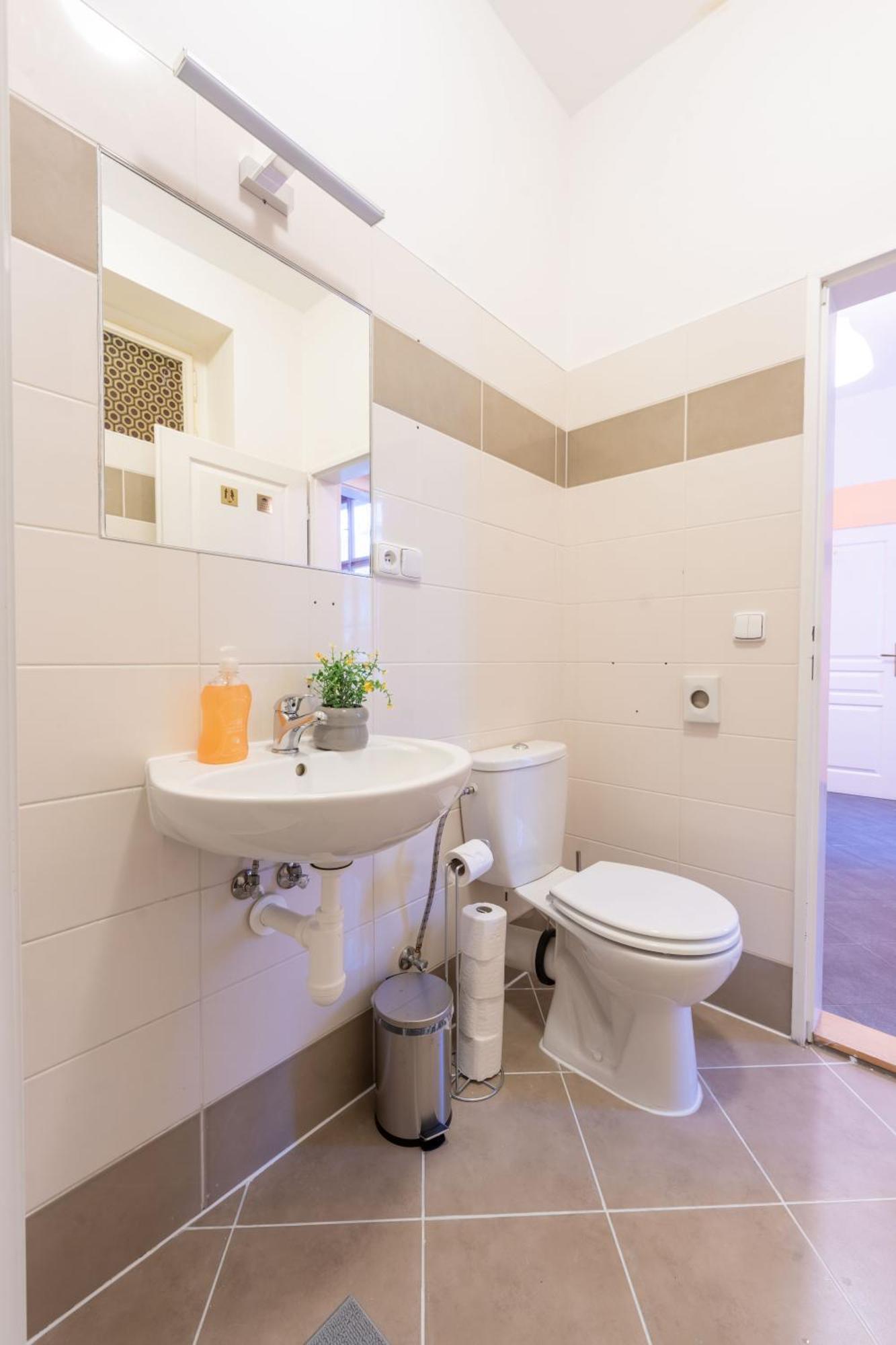 Stellar Female Hostel Praha Eksteriør bilde