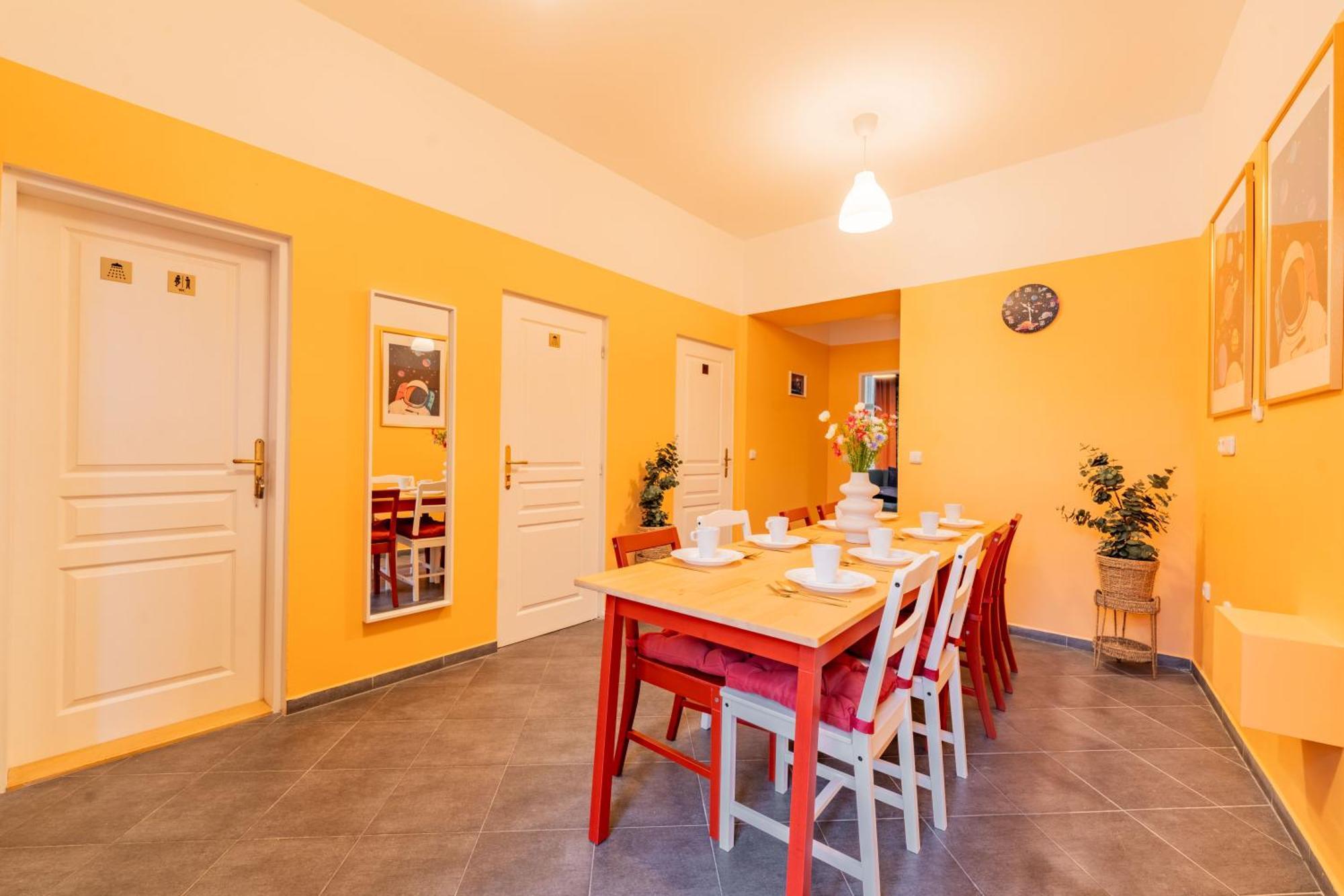 Stellar Female Hostel Praha Eksteriør bilde